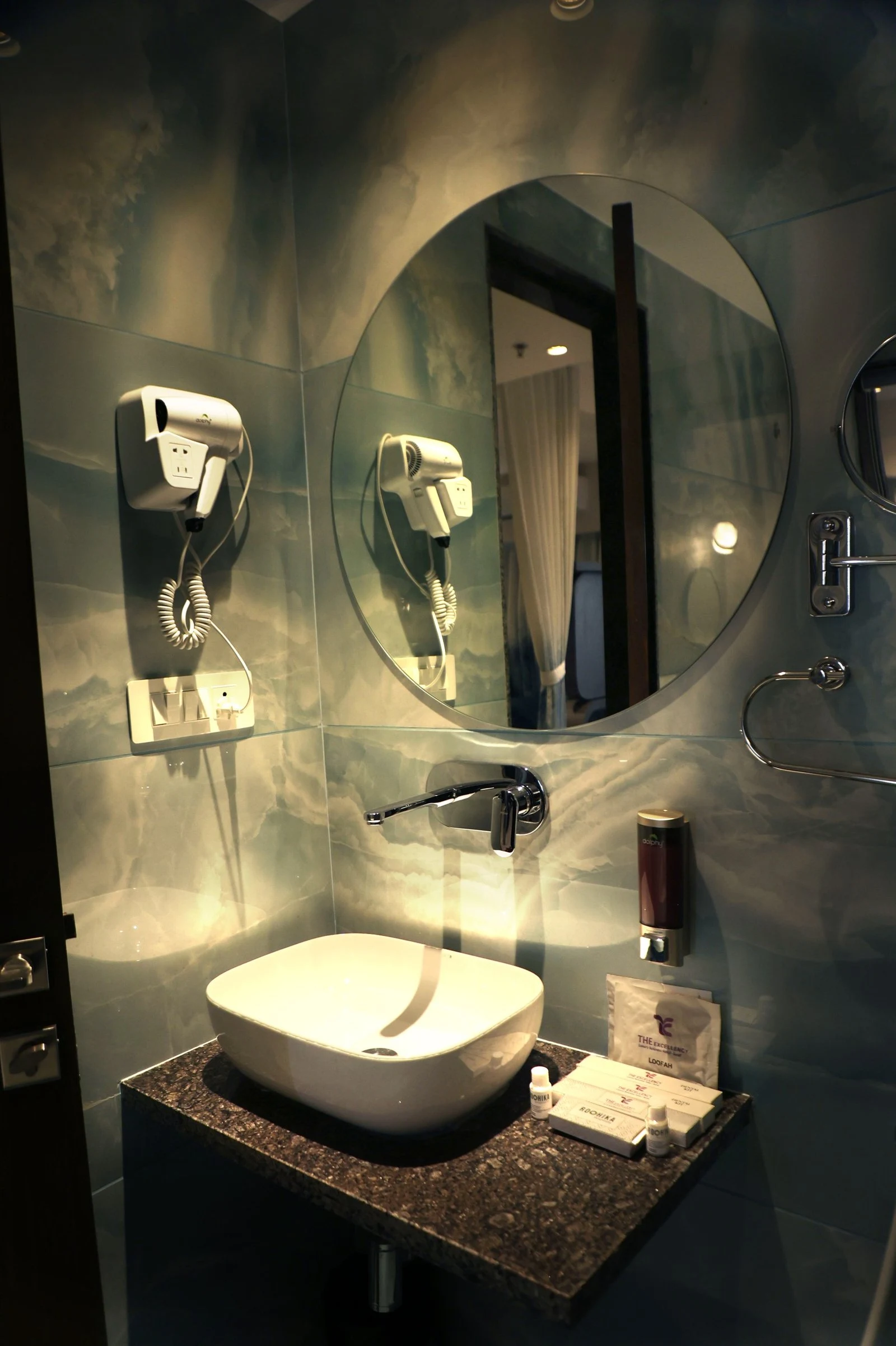 Luxury Granite Washroom