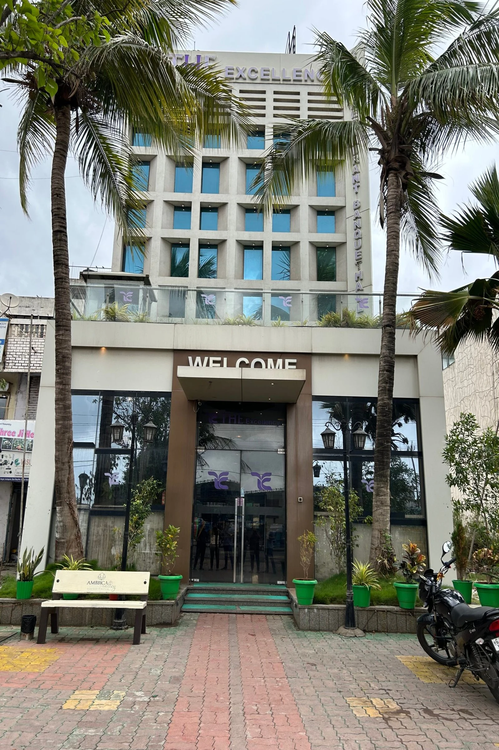 Hotel The Excellency Facade